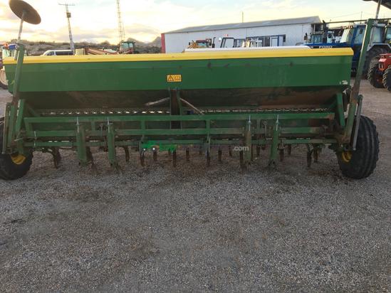 Sembradora en línea convencional - Gil