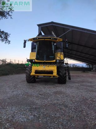 Cosechadora de Cereal - New Holland - cx6.80