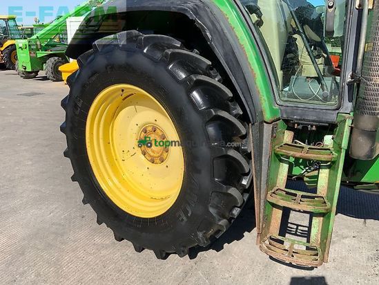 Tractor agrícola - John Deere - 6810 tractor (st23891)