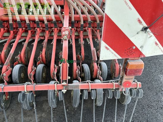 Combinado de siembra - Kverneland - ngh 301 mit i-drill pro