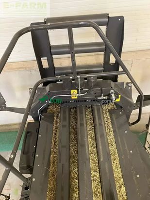 Empacadora gigant - Claas - quadrant 4000