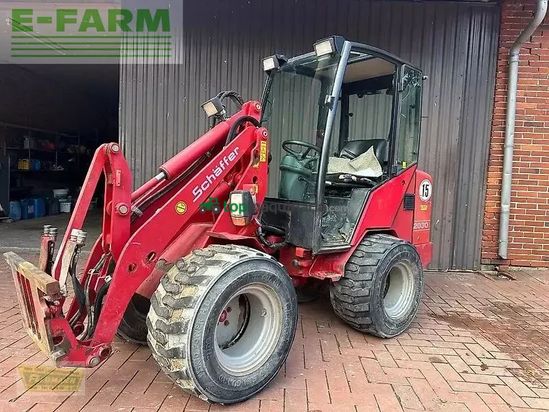 Telescopica - Schaffer - 2030 s mit kabine und straßenbeleuchtung