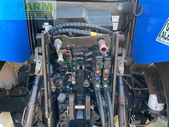 Tractor agrícola - New Holland - t7.200 tractor (st27355)