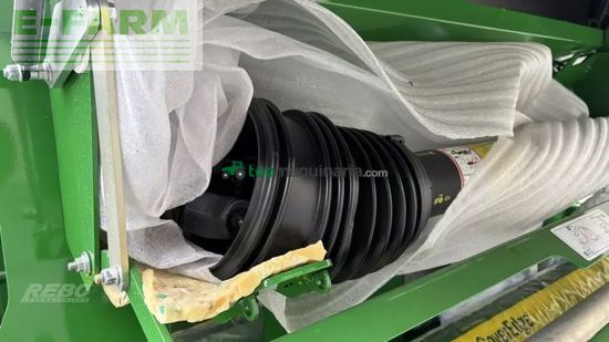 Empacadora gigant - John Deere - v461m - paket für rundballenpr