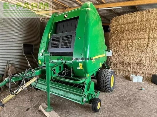 Empacadora gigant - John Deere - 864