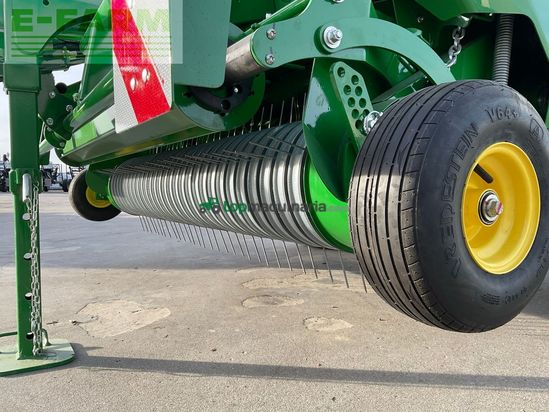 Empacadora gigant - John Deere - V451 M