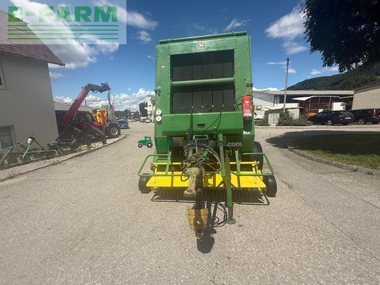 Empacadora gigant - John Deere - 590