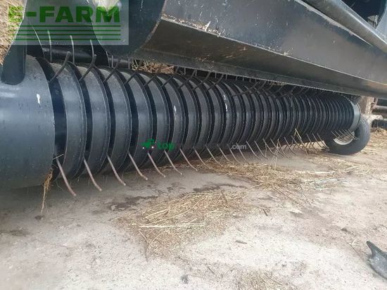 Empacadora gigant - New Holland - roll belt 150