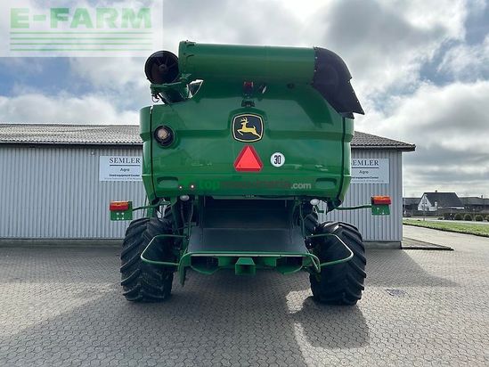 Cosechadora de Cereal - John Deere - s690