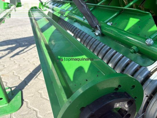Empacadora gigant - John Deere - v 451 m