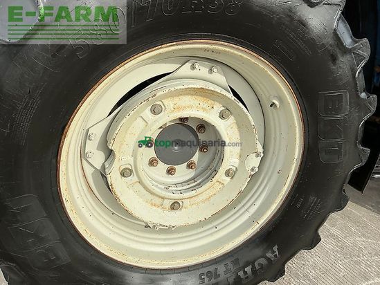 Tractor agrícola - Valtra - n163 versu tractor (st25841) Versu