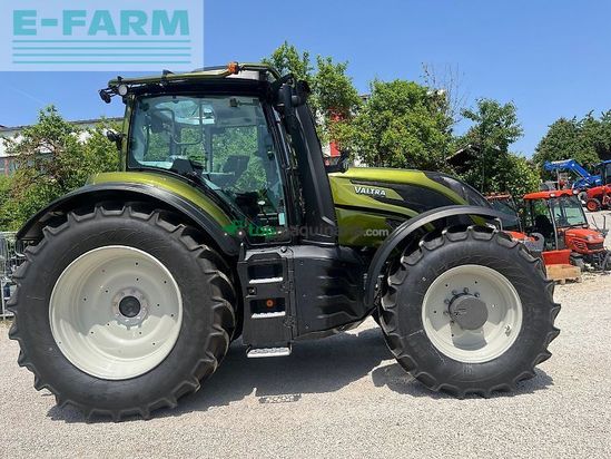 Tractor agrícola - Valtra - t215 d forst mit rüfa und forstkabine
