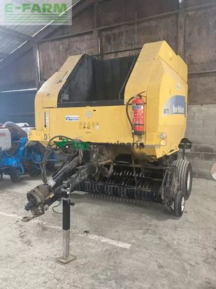 Empacadora gigant - New Holland - br 750 a ficelle autowrap
