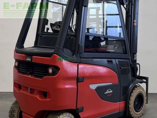 Elevadora - Linde - e 30/600 h 1252