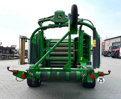 Empacadora gigant - John Deere - c 440 r