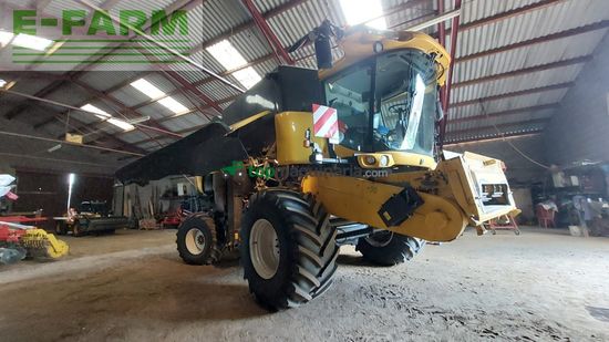 Cosechadora de Cereal - New Holland - cx8080