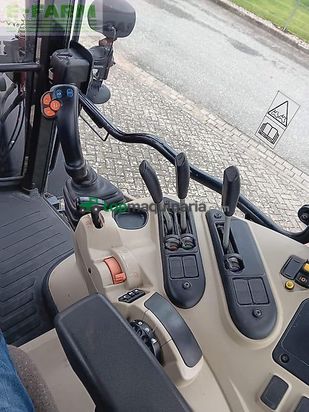 Tractor agrícola - Massey Ferguson - 5610 dyna-4