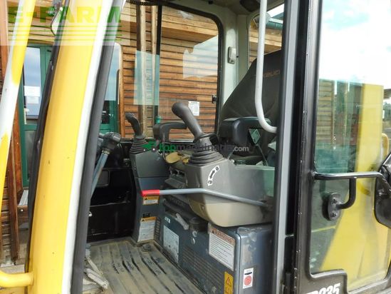 Excavadora - Takeuchi - tb235 ( 3.605kg ) mit powertilt + hydr. sw + 3 l