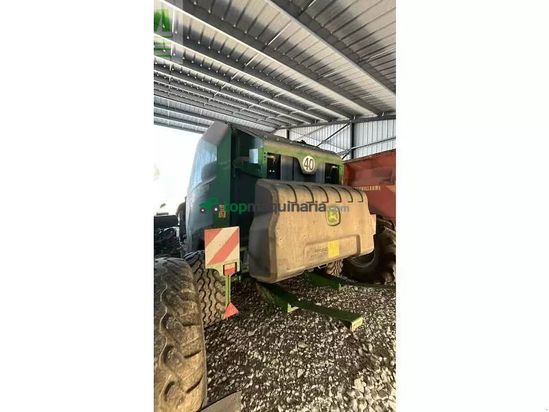 Empacadora gigant - John Deere - v451m