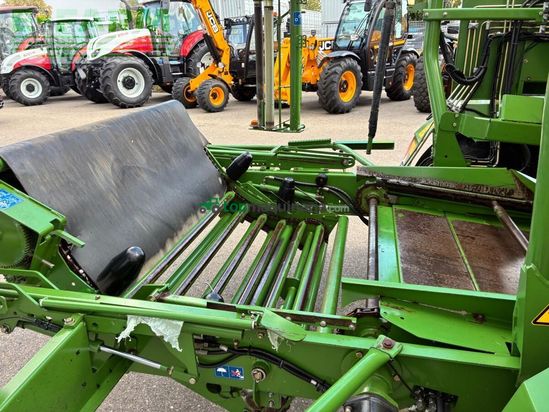 Empacadora gigant - Krone - comprima cv 150 xc
