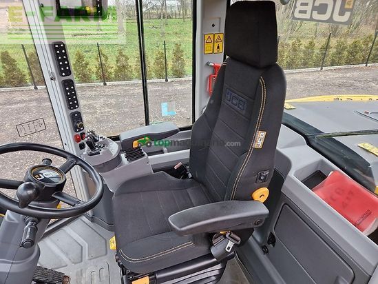 Minicargadora - JCB - 437 ht