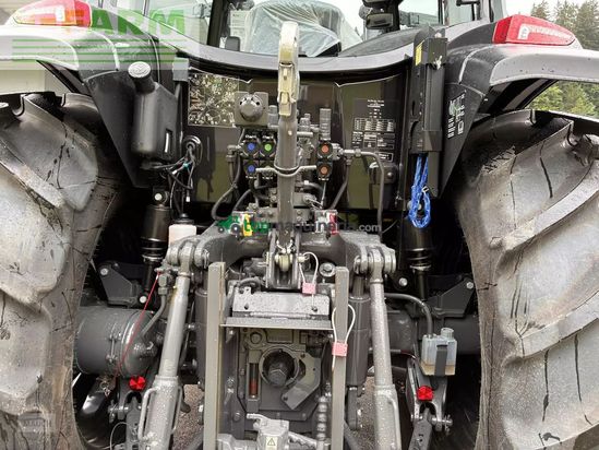 Tractor agrícola - Valtra - a115 schwarzmetallic + frontlader g4s