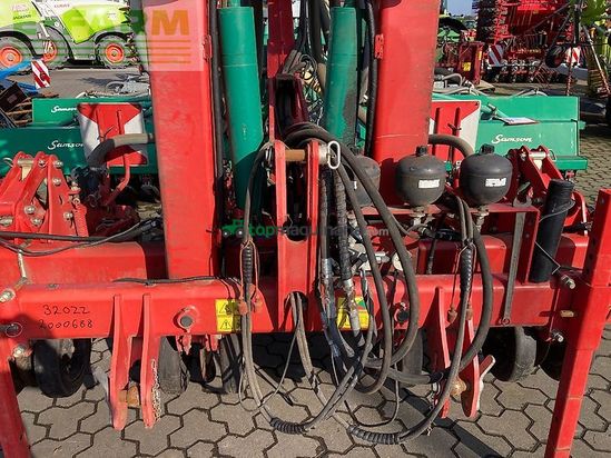 Arado - Kverneland - culti 8 reihig