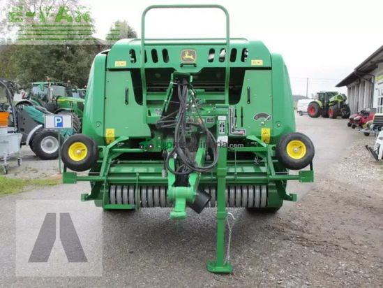 Empacadora gigant - John Deere - f441m