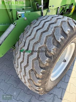 Empacadora gigant - Krone - comprima v 180 xc