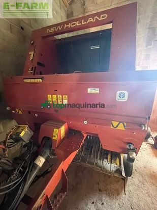 Empacadora gigant - New Holland - 650