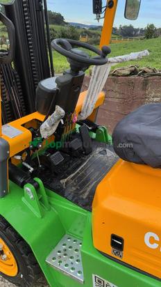 CARRETILLA ELEVADORA DIÉSEL DE EXTERIOR 3,5 Tn – NUEVA