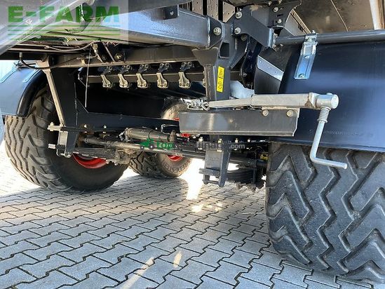 Empacadora gigant - Claas - quadrant 5300 rc