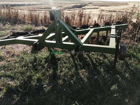 Vendo maquinaria agrícola por cese de actividad
