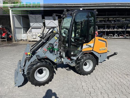 Minicargadora - Giant - 2700 hd+ mit kabine euro & heckhydraulik kat 2