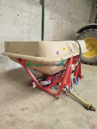 Abonadora de doble plato Aguirre en perfecto estado. 