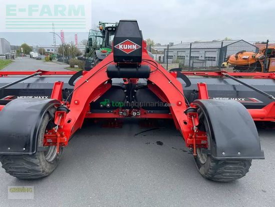 Rastrillo - Kuhn - merge maxx 950 bandschwader