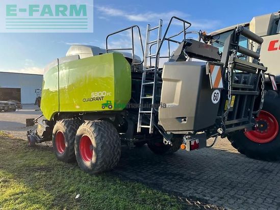 Empacadora gigant - Claas - quadrant 5300 fc t+st