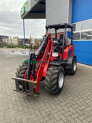 Minicargadora - Schaffer - shovel type 4670