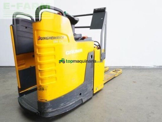 Elevadora - Jungheinrich - ere225