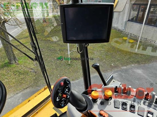 Cosechadora de Cereal - New Holland - cx 6.90