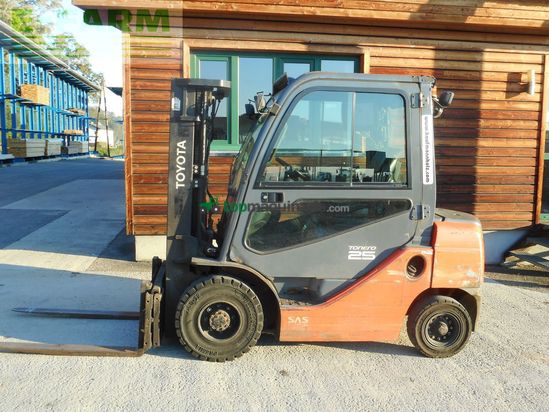 Elevadora - Toyota - 02-8fdf25 triplex + ss + zv + kabine