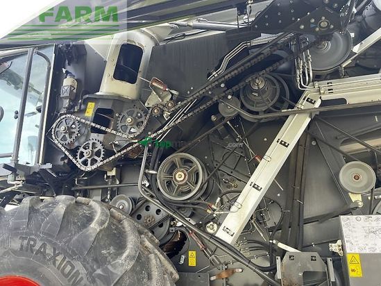 Cosechadora de Cereal - Claas - trion 750 + v770