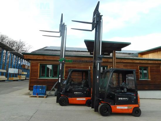 Elevadora - Doosan - b25x-5 mit ss + ss + ls + kabine + 80v ladegrät