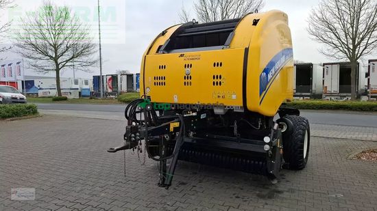 Empacadora gigant - New Holland - rb 180
