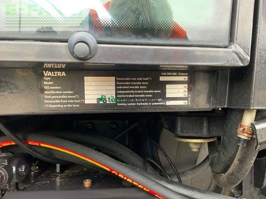 Tractor agrícola - Valtra - n92 tractor (st24838)