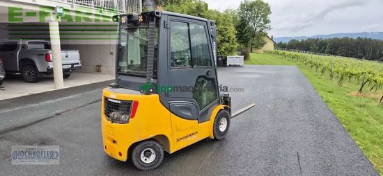 Elevadora - Jungheinrich - dfg 316s