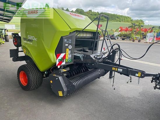 Empacadora gigant - Claas - rollant 520 rc neu - lagermaschine -