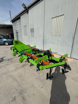 Semichisel cultivador Pastorzaco  13 brazos  hidraulico