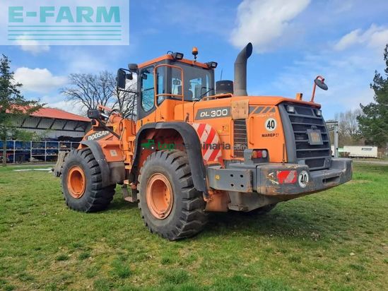 Minicargadora -  - doosan dl 300