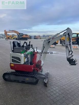 Excavadora - Takeuchi - tb 210